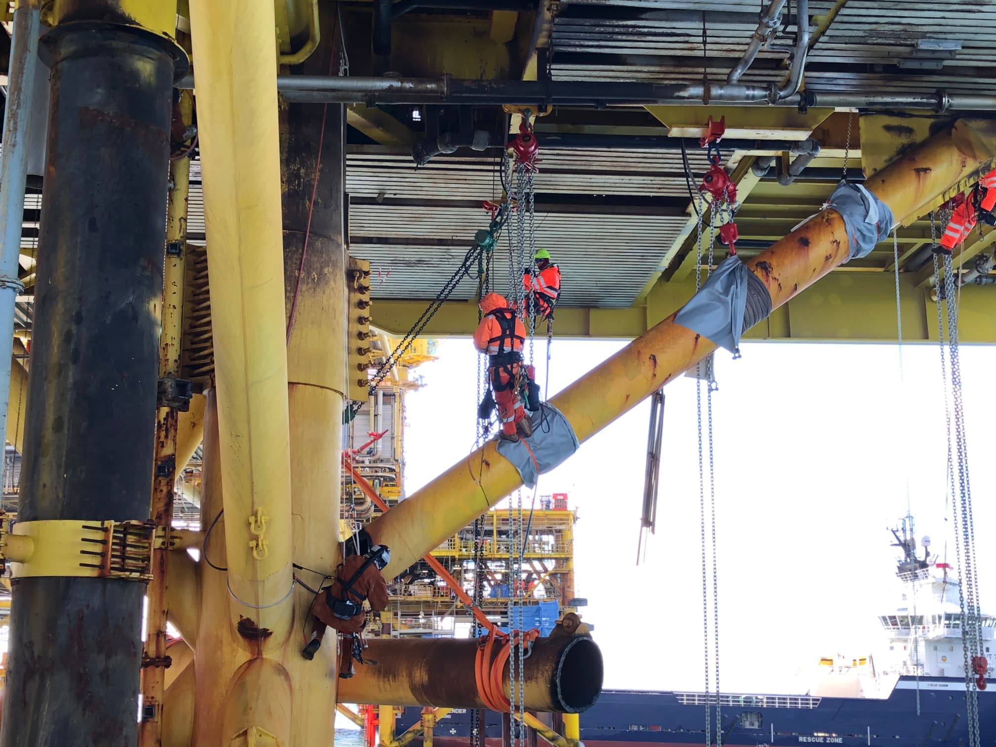 Decommissioning with rope access